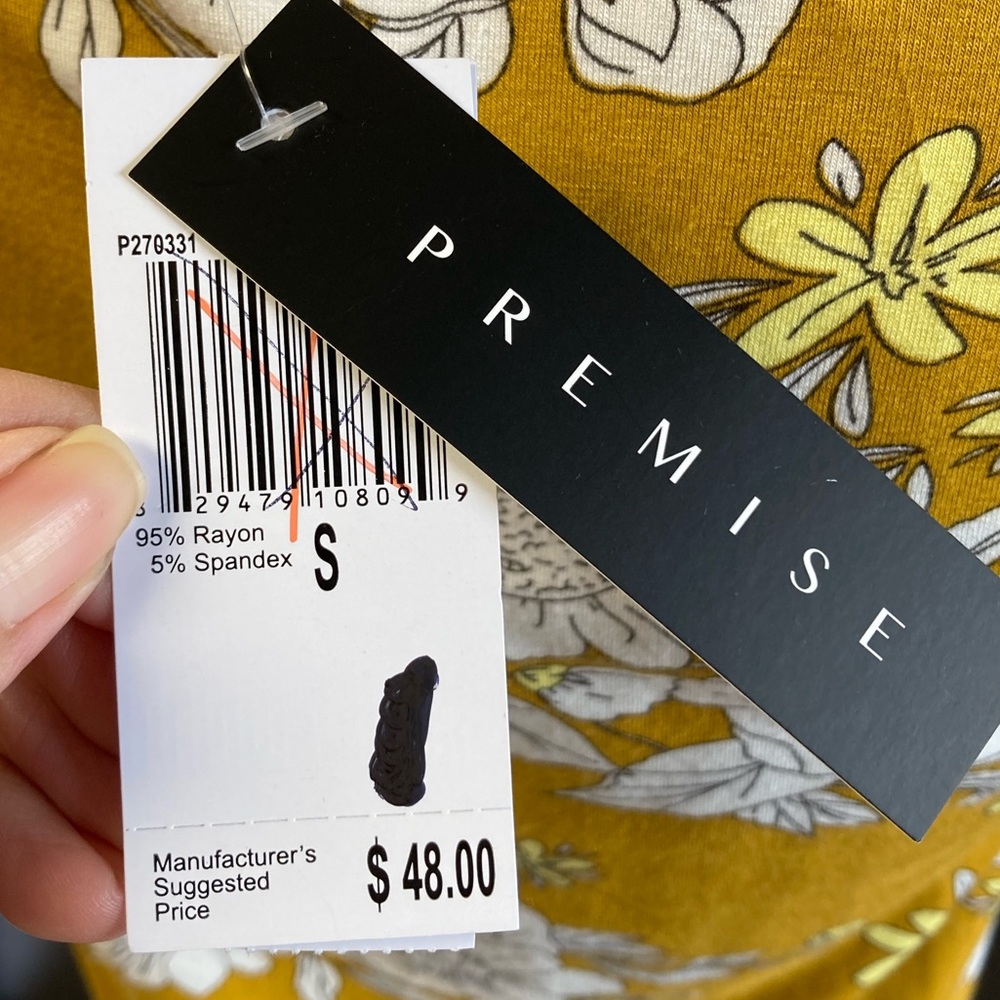 Premise Sleeveless Top - Picture 4 of 8